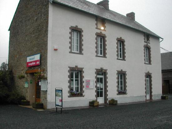 Hebergement Dans Un Domaine A Litteau Экстерьер фото